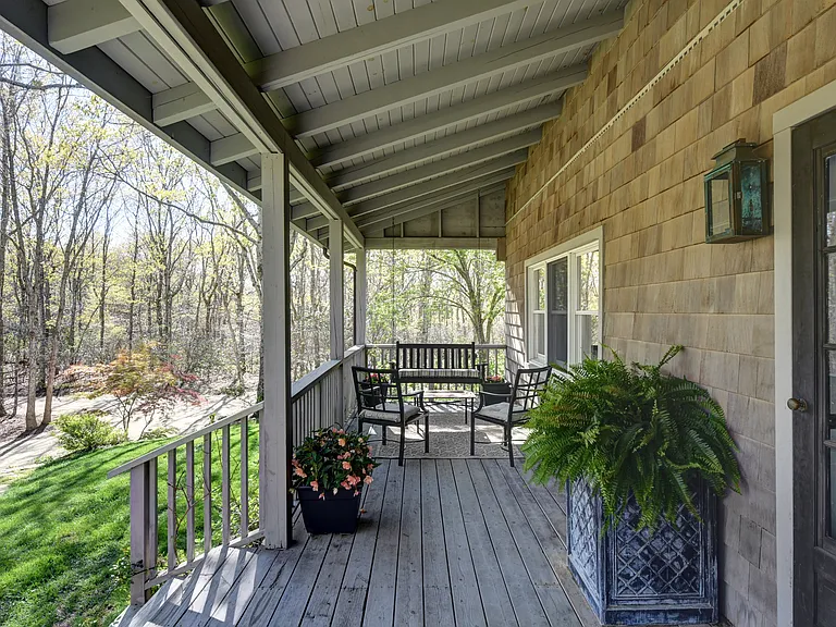 1345 Millstone Rd — Photo 16