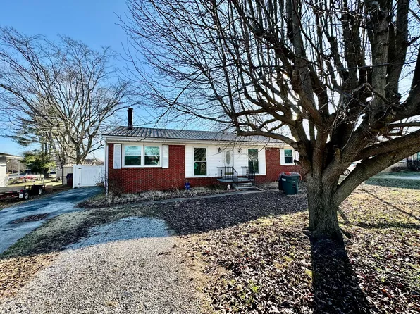 210 Magnolia Dr, Hopkinsville, KY 42240