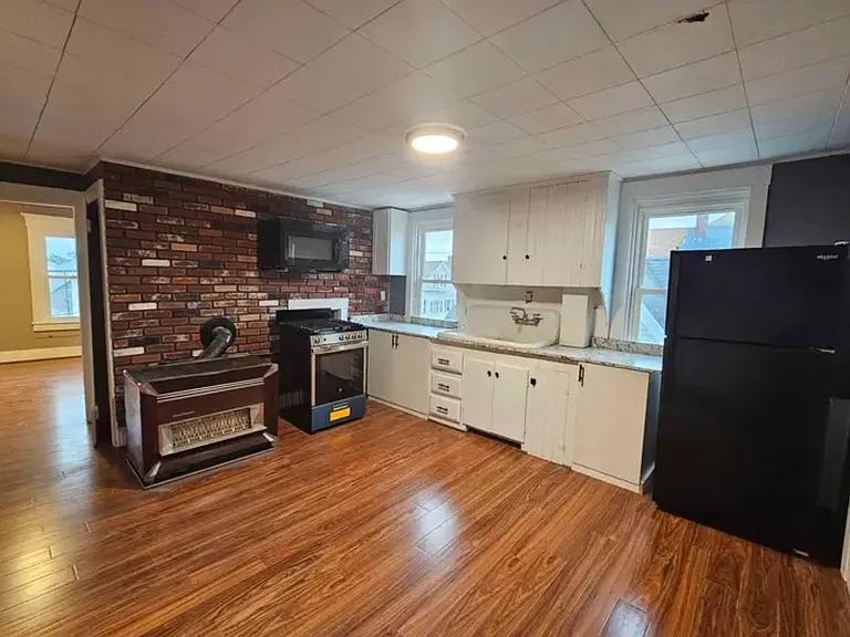 33 Winsor St #3 — Photo 10