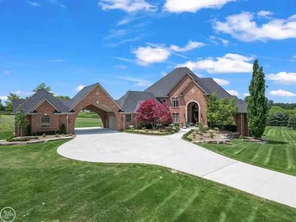 69359 Lake Point Ct #6, Romeo, MI 48065