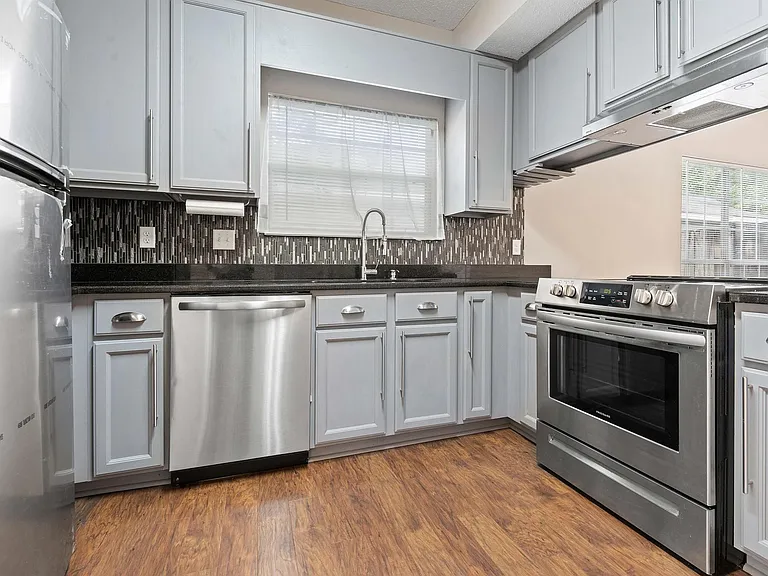 2033 Post Oak Ct — Photo 12