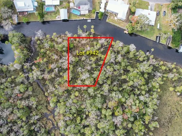 942 N Michael Brunn Poin, Crystal River, FL 34429