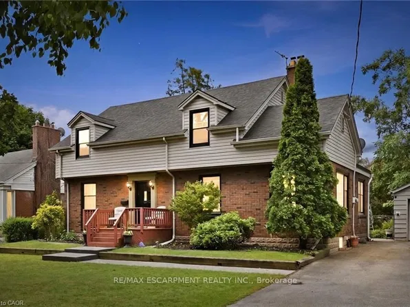 938 Cloverleaf Dr, Burlington, ON L7T 3Y9