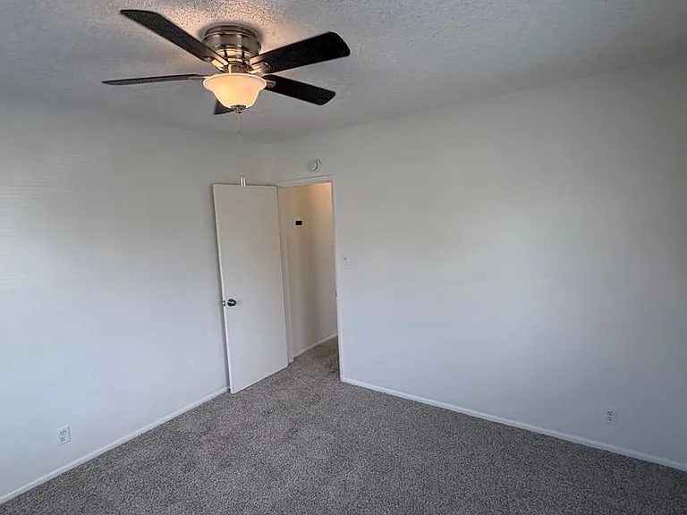 Christine-Bldg#1 — Photo 27