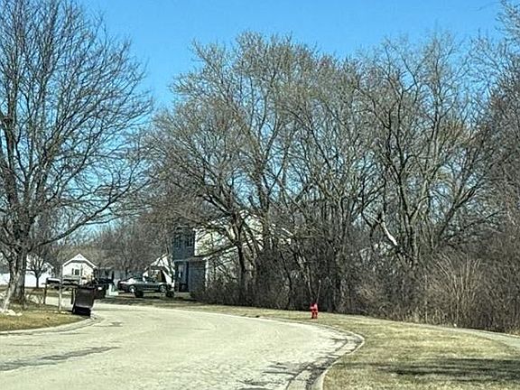 4th image of 412 Fairfield Dr