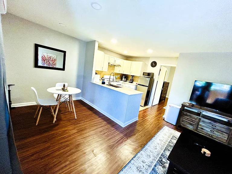 1712 W Main St #4 — Photo 2