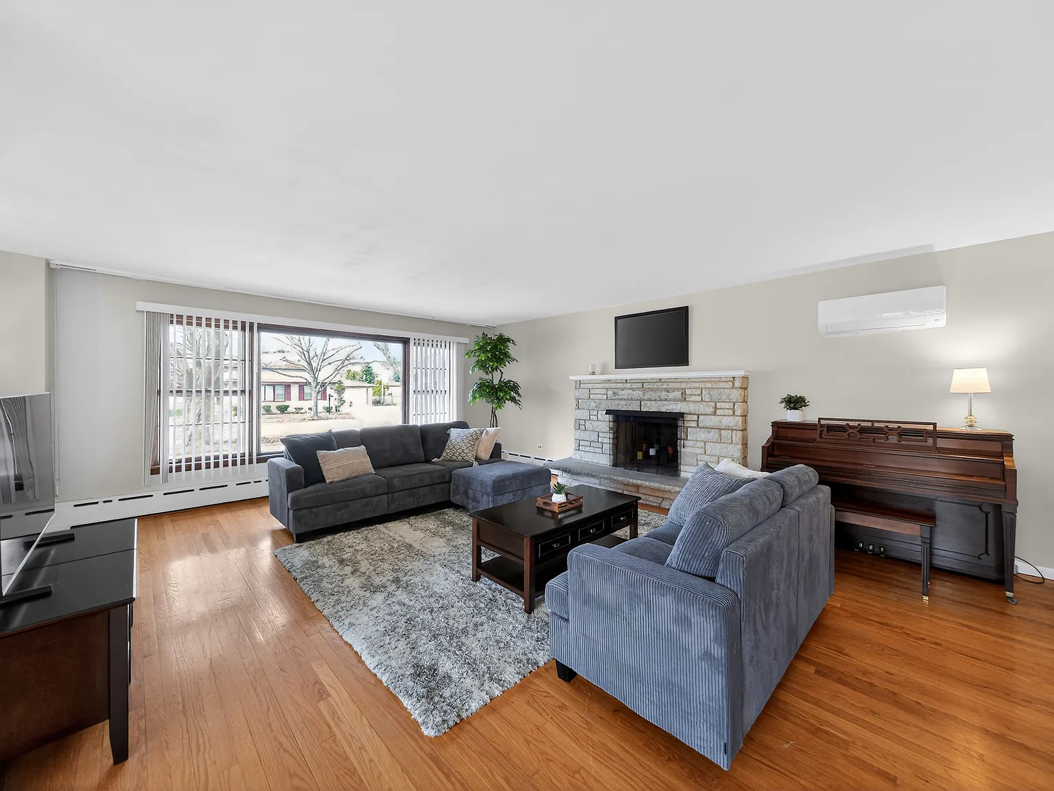 8509 N Ozanam Ave — Photo 2