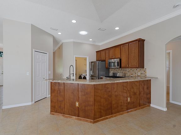 4th image of 1025 SOUTHLAKES Way SW