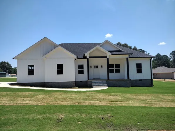 320 Chariot Ln, Savannah, TN 38372