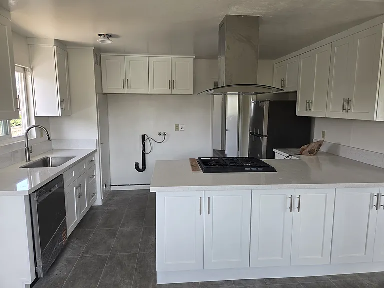 367 E 18th St #6 — Photo 7