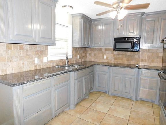 4th image of 1401 S County Road 1083 APT A