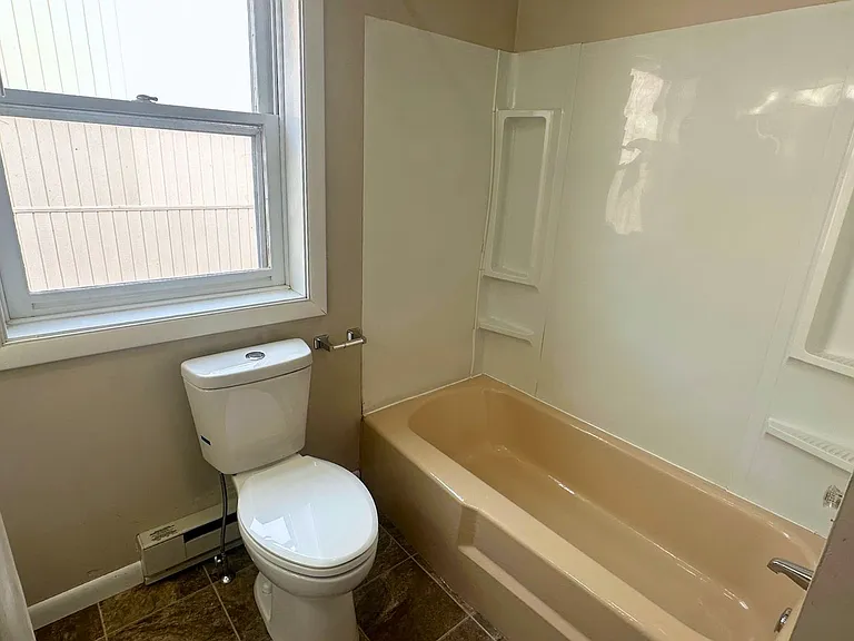 321 W Main St #B — Photo 16