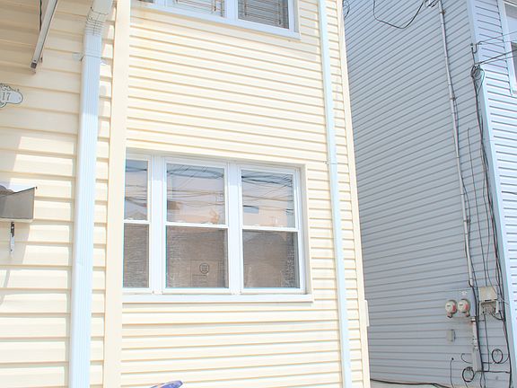 4th image of 9517 77th St