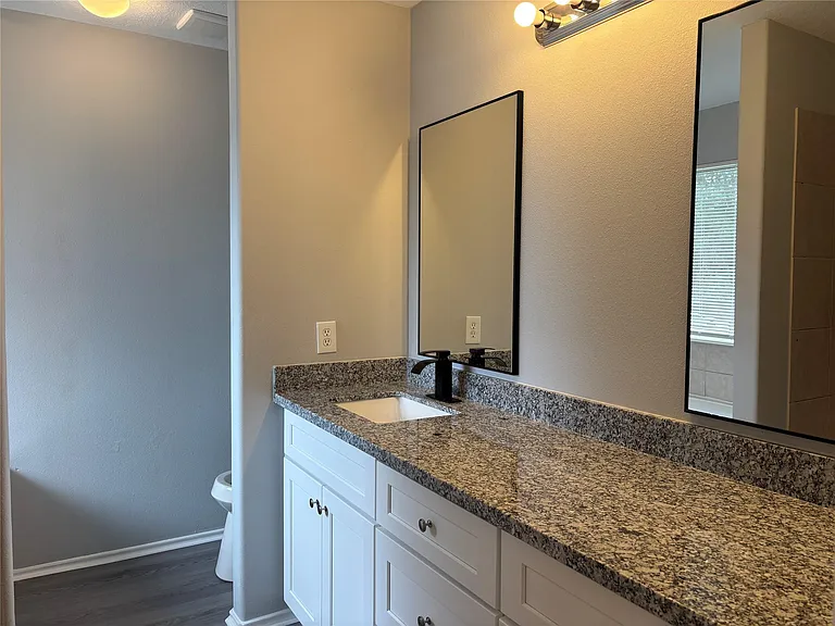 13642 Rural Oak St — Photo 34
