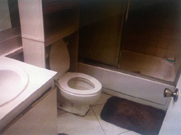 4th image of 4204 Lakeside Dr