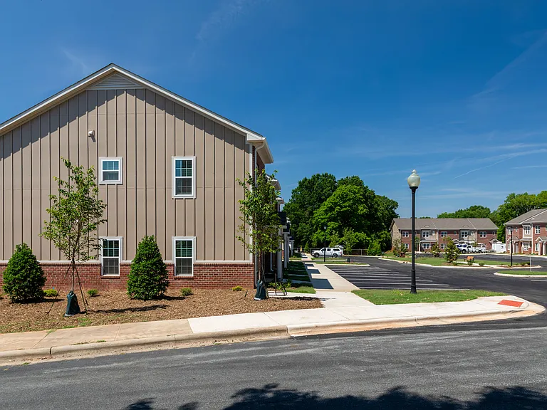 Peachtree Townhomes — Photo 32