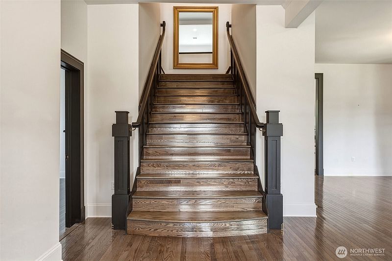 3rd image of 504 N 1st Street