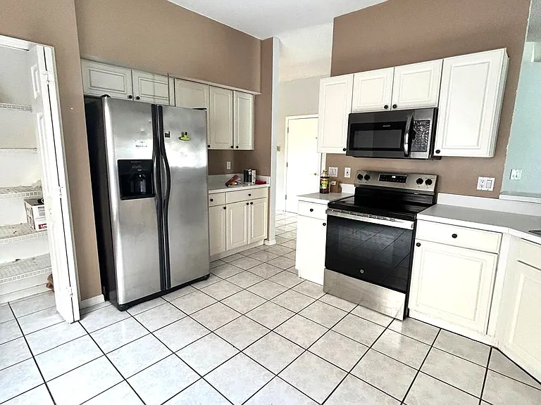 465 Eastbridge Dr — Photo 15