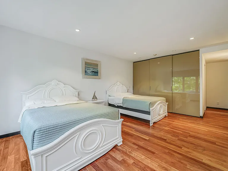 121 Montauk Hwy — Photo 71