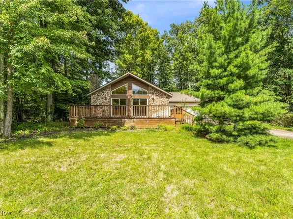 2053 N Plaza Dr, Rock Creek, OH 44084