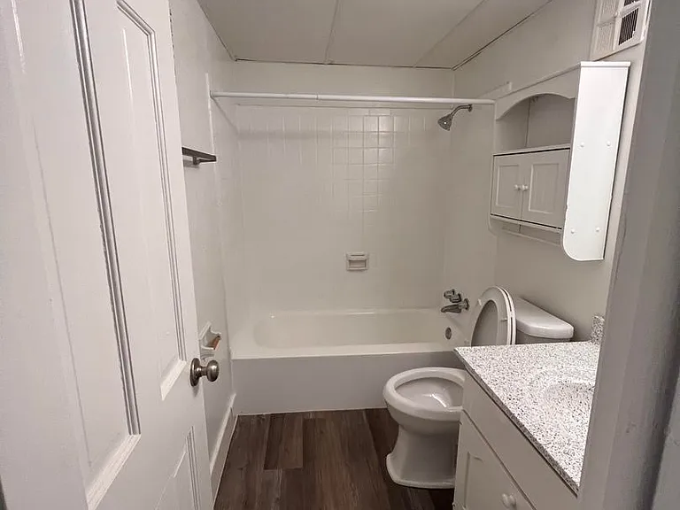 Woodward Park Apartments — Photo 4