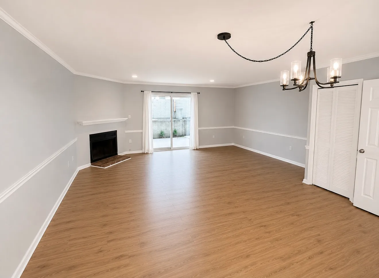 2 bed, 1.5 bath, 1400 sqft, $1,450 — Photo 4
