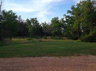 201 & 109 Spreading Oak Cir, Somerville, TX 77879