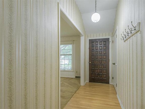 Entry way with hardwoods