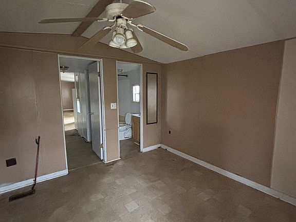 3rd image of 1711 Delta Ln