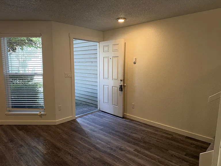 Prestige Townhomes: Stylish 2-Bedroom Living in the Heart of Puyallup — Photo 25