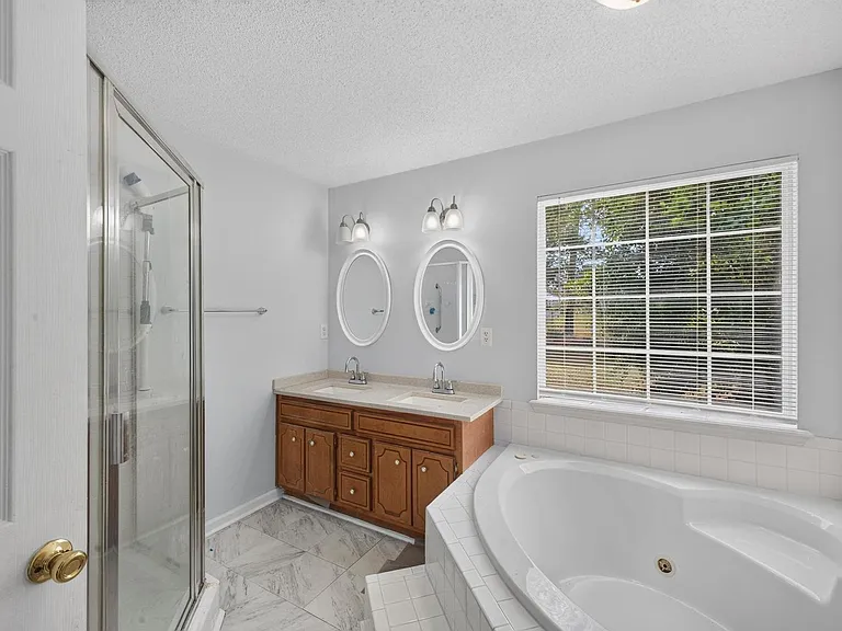 4810 Golden Leaf Ln — Photo 20