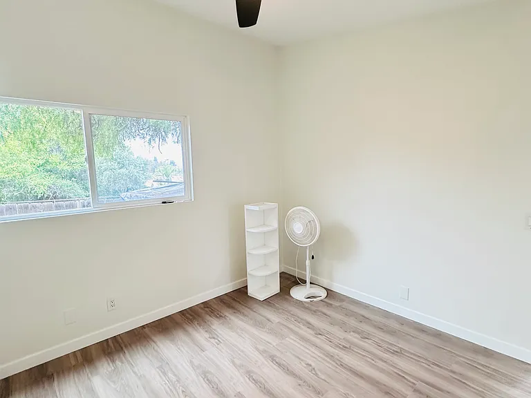 255 D St — Photo 9
