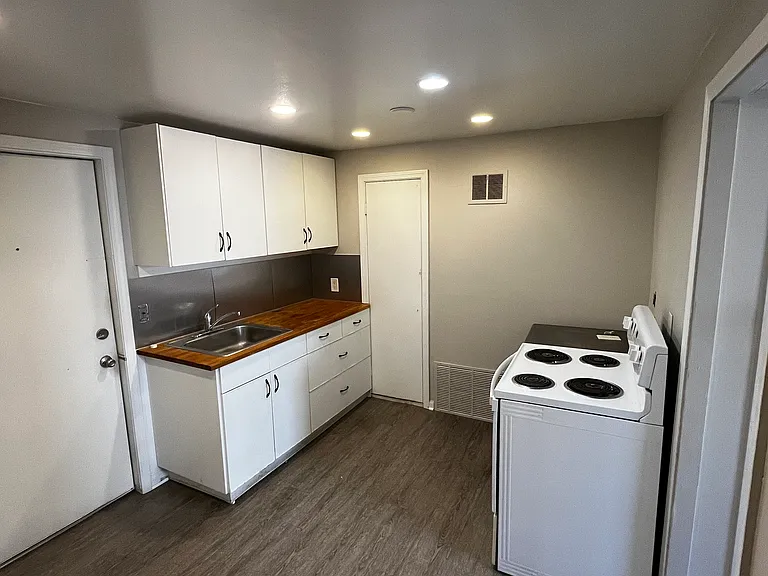 12414 Mayfield Rd #5 — Photo 2