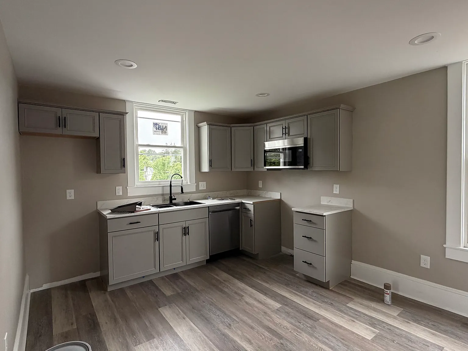1201 Grove Ave — Photo 2