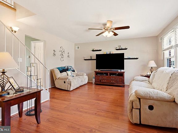 3rd image of 22 Corona Ct