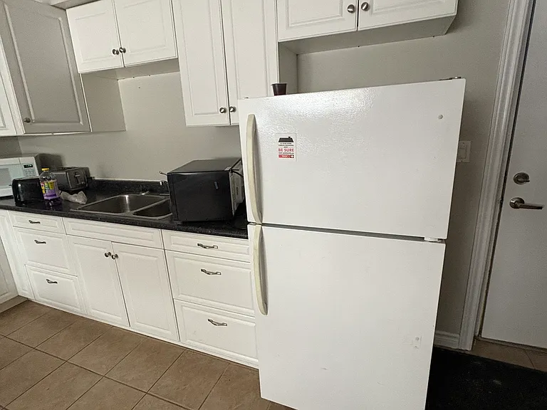 21 Stirling Ave S #34 — Photo 3