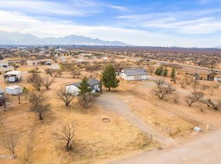 5648 S White Oak Ln, Hereford, AZ 85615