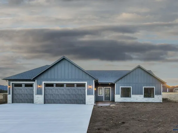 126 Stone Hill Dr, Custer, SD 57730