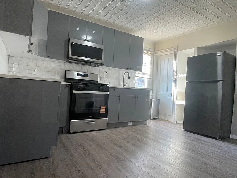 11 Garfield St #2 — Photo 1