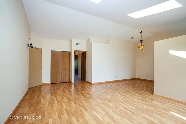 1517 Commodore Ct #6 — Photo 4