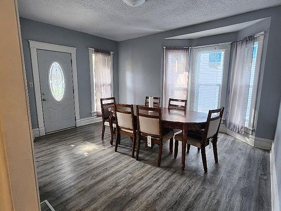 5th image of 504 N 1st St
