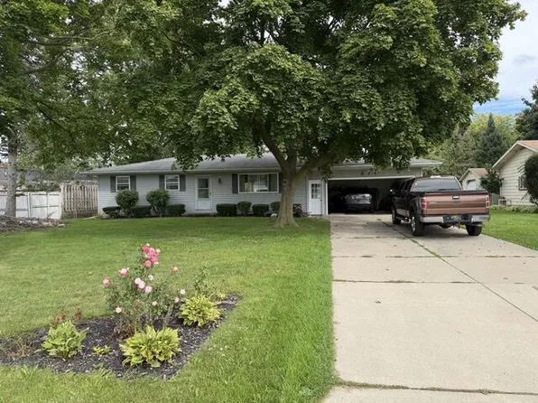 211 Leland Pl, Lansing, MI 48917