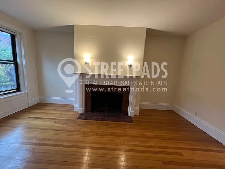 504 Beacon St #21 — Photo 16