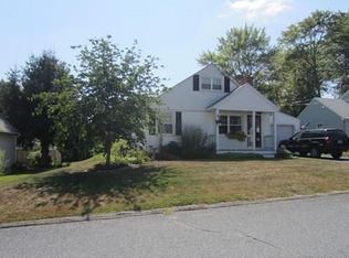 16 Oakwood Ave, Dudley, MA 01571