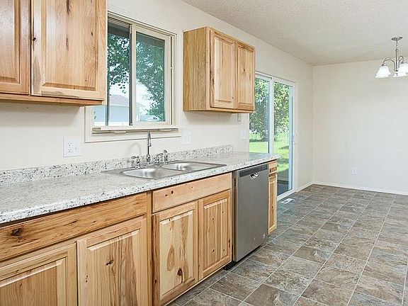 3rd image of 350 Lynn Ave