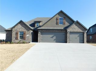 768 Via Perona Rd, Springdale, AR 72762