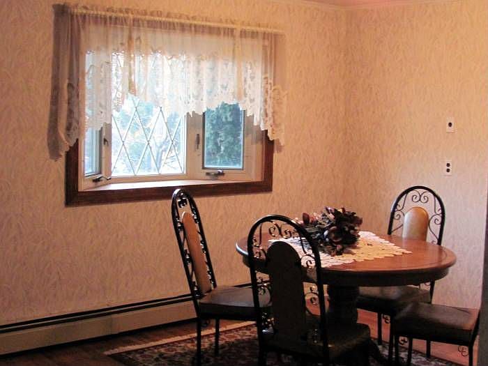 2nd image of 287 E Matsonford Rd