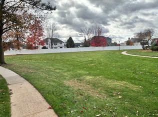 70 Westgate Dr, Edison, NJ
