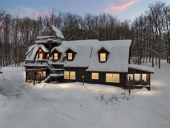 4th image of 3595 Military Rd