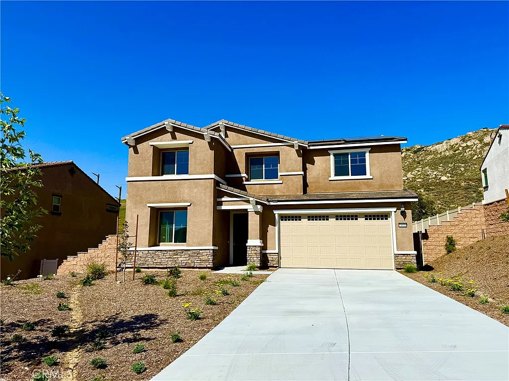 6 bed, 2824 sqft, $850 — Photo 2